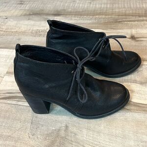 Jeffrey Campbell Ibiza Boxxy heeled leather ankle boots size 11
